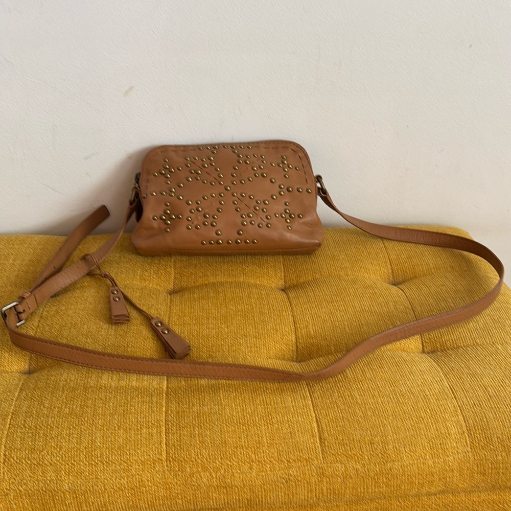 Gently used Isabella Fiore studded tan 100% leather bag with adjustable strap🍀🍀